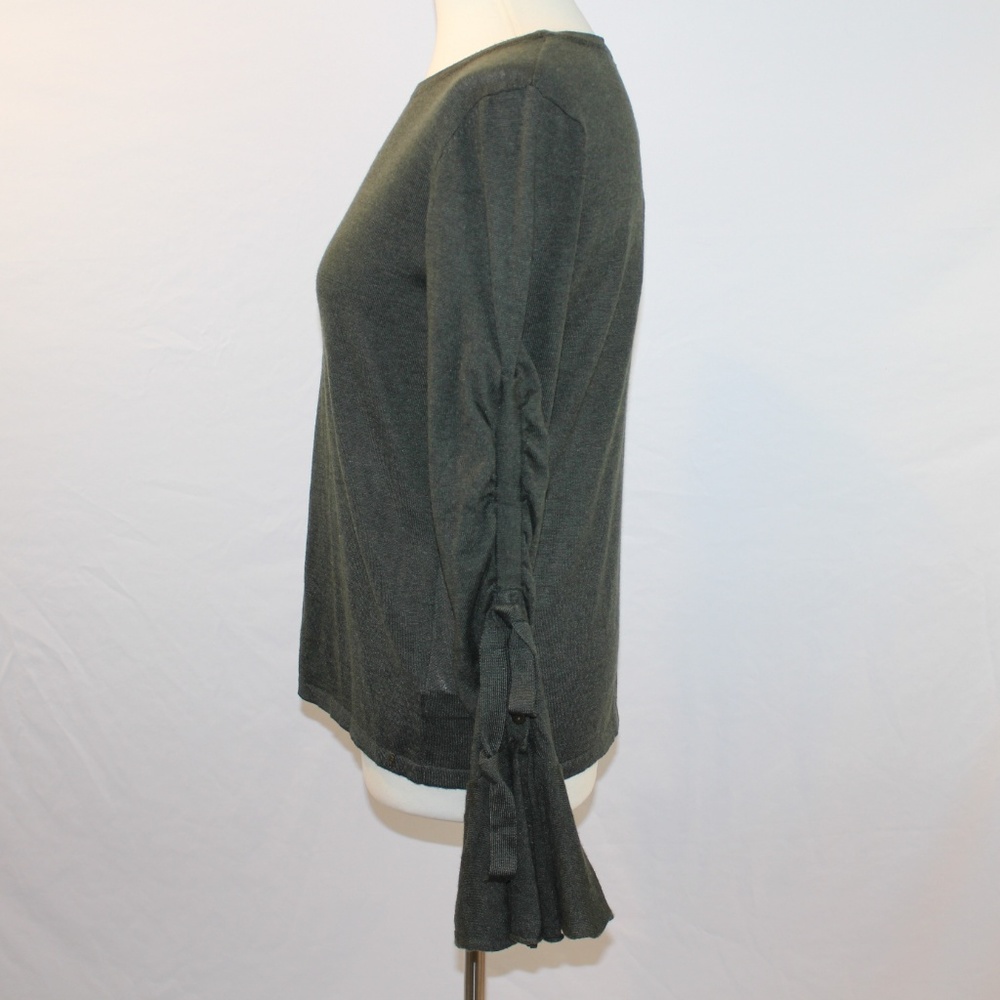Q2 Collection sweater - Picture 2 of 6
